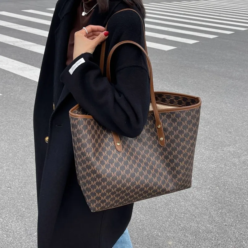 ROUNDOT PU Shoulder Bag Tote Regular Women's Ecru/Coffee/Black-8