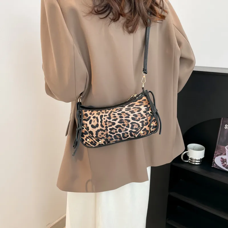 ROUNDOT PU Shoulder Bag Crossbody Bag Regular Women's White/Black/Red/Brown-10