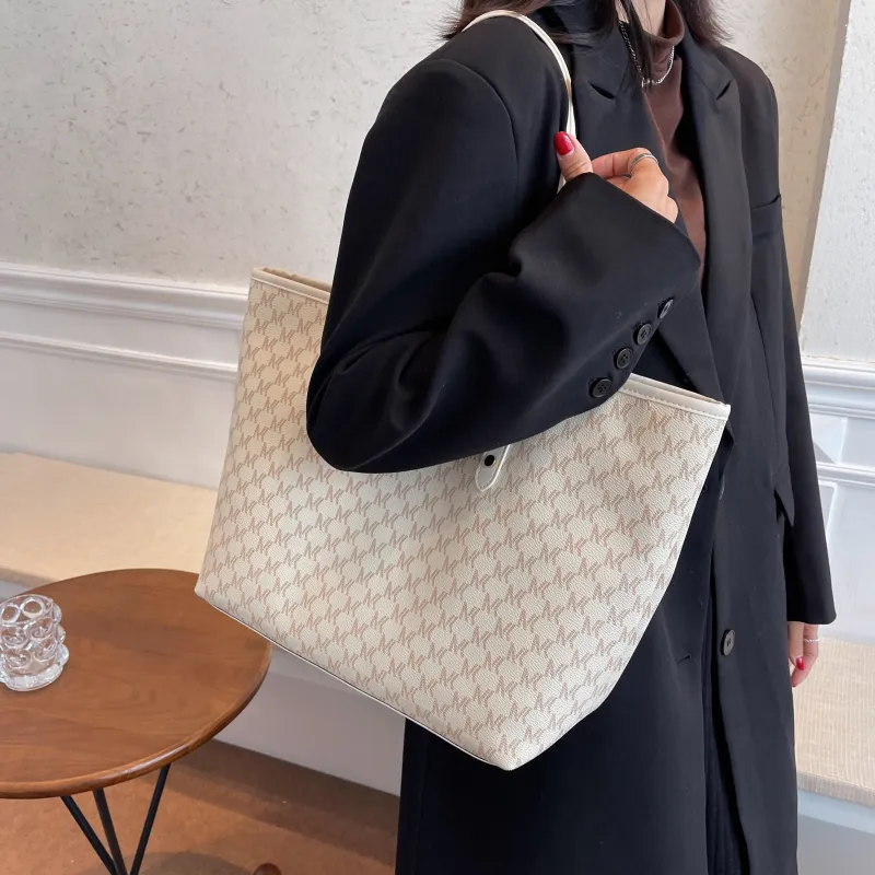 ROUNDOT PU Shoulder Bag Tote Regular Women's Ecru/Coffee/Black-2