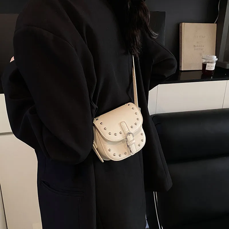 ROUNDOT PU Shoulder Bag Crossbody Bag Regular Women's Ecru/Silver/Black/Pink/Sky Blue/Brown-3