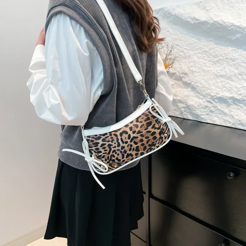 ROUNDOT PU Shoulder Bag Crossbody Bag Regular Women's White/Black/Red/Brown-6