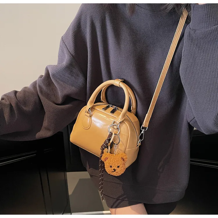 ROUNDOT PU Shoulder Bag Crossbody Bag Handbag Regular Women's Ecru Black/Khaki/Light Brown-25