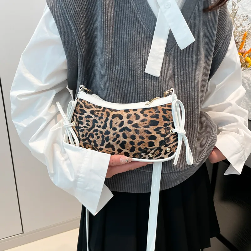 ROUNDOT PU Shoulder Bag Crossbody Bag Regular Women's White/Black/Red/Brown-1