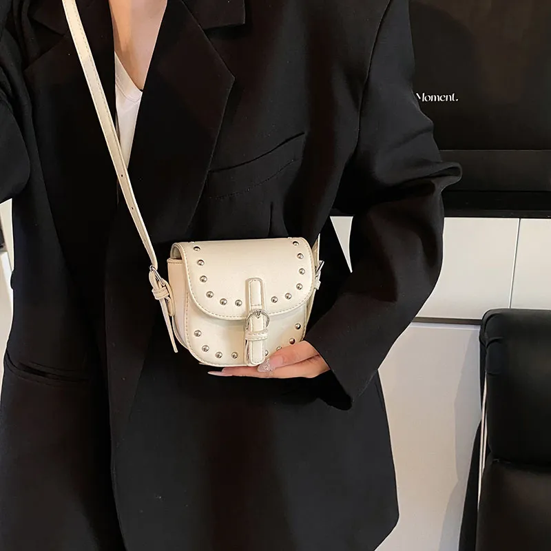 ROUNDOT PU Shoulder Bag Crossbody Bag Regular Women's Ecru/Silver/Black/Pink/Sky Blue/Brown-2