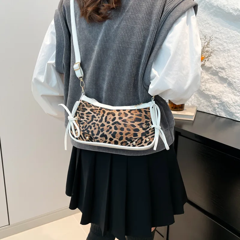 ROUNDOT PU Shoulder Bag Crossbody Bag Regular Women's White/Black/Red/Brown-4