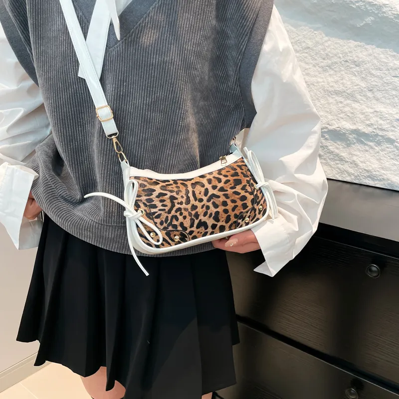 ROUNDOT PU Shoulder Bag Crossbody Bag Regular Women's White/Black/Red/Brown-2