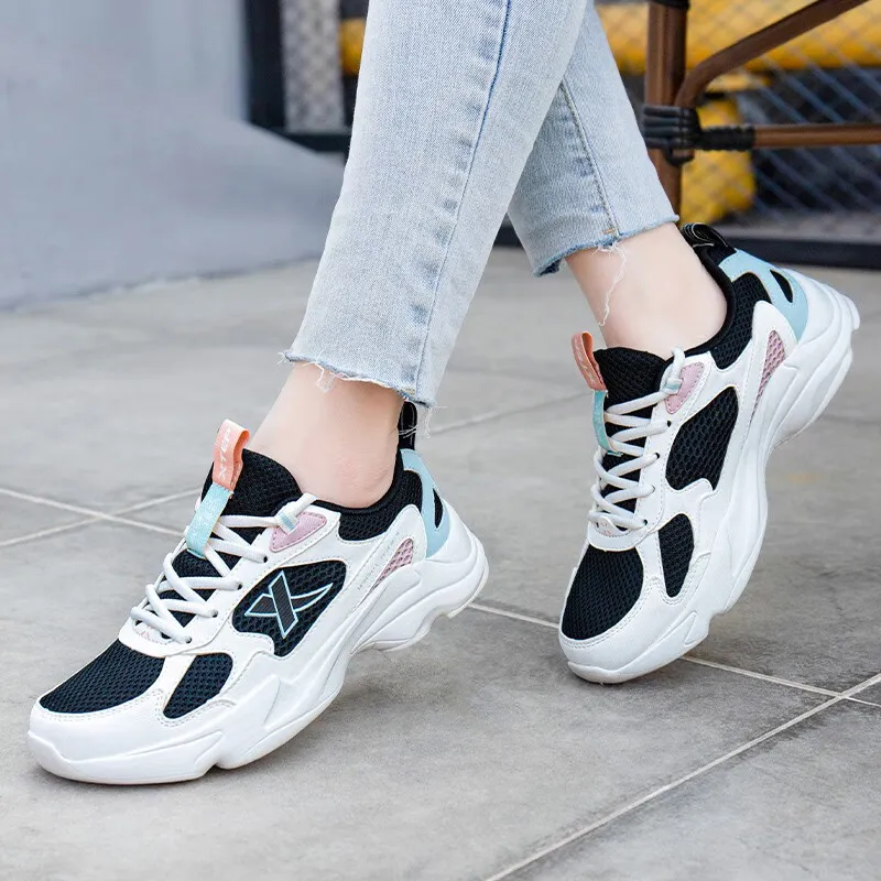 XTEP Non slip Breathable And Wear resistant Low Top Casual Shoes Women's White-4