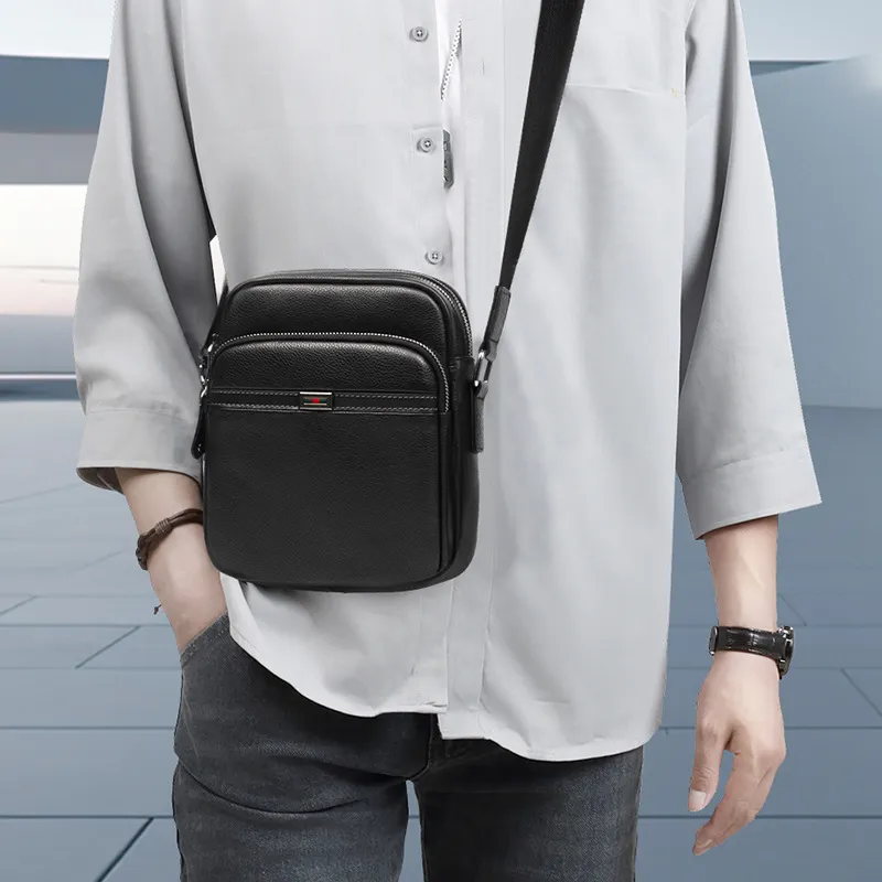 VIHUS Top Grain Cow Leather Shoulder Bag Regular Men's Black-4