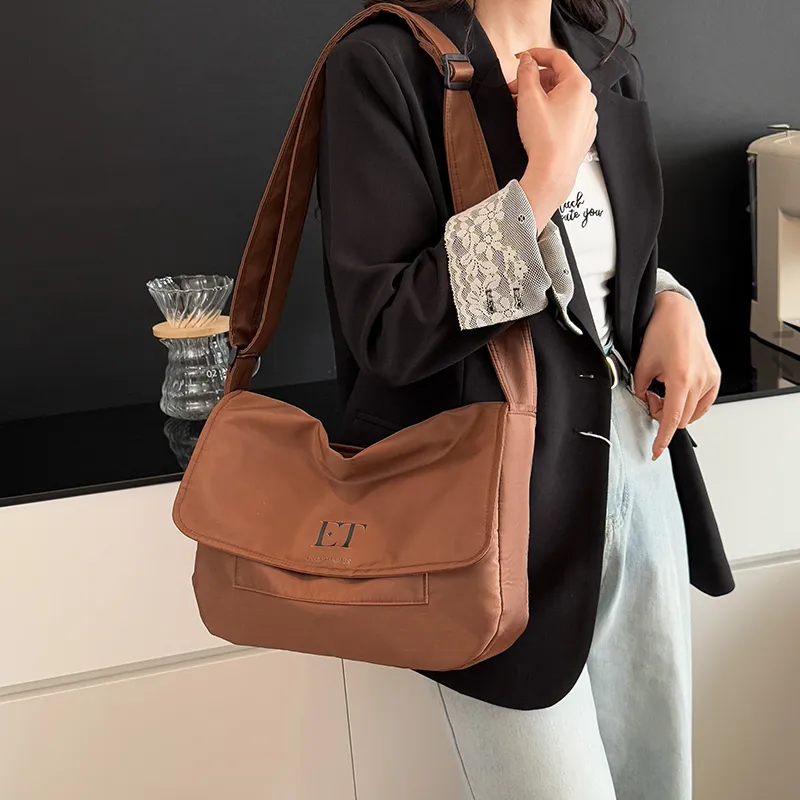 Everthames Nylon Fabric Shoulder Bag Women's Brown-5