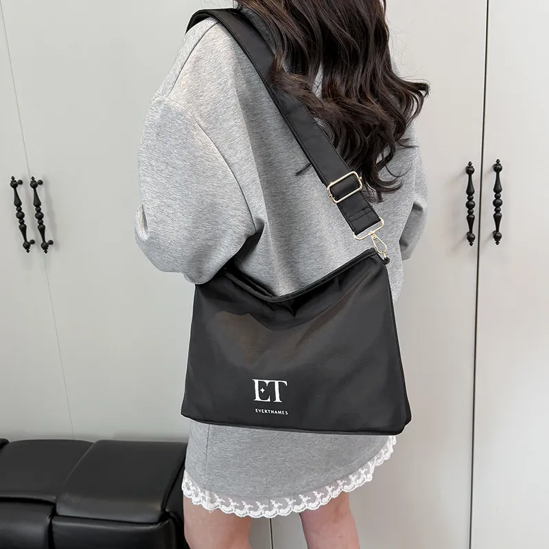 Everthames Nylon Fabric Shoulder Bag Regular Unisex Black-3