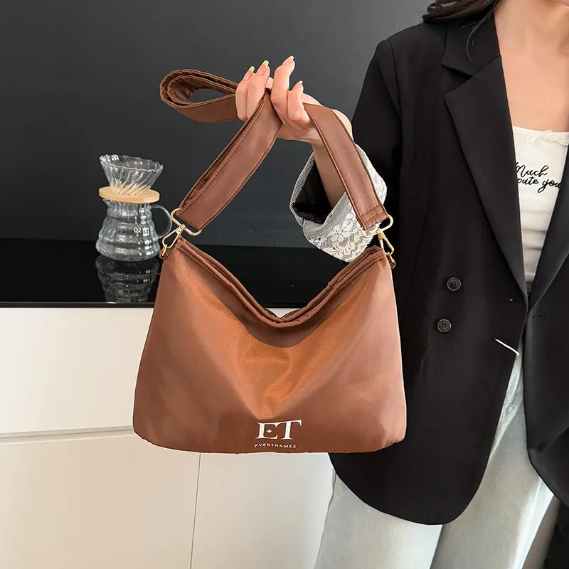 Everthames Nylon Fabric Shoulder Bag Regular Unisex Brown-2