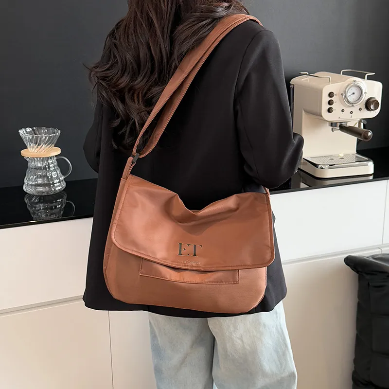 Everthames Nylon Fabric Shoulder Bag Women's Brown-7
