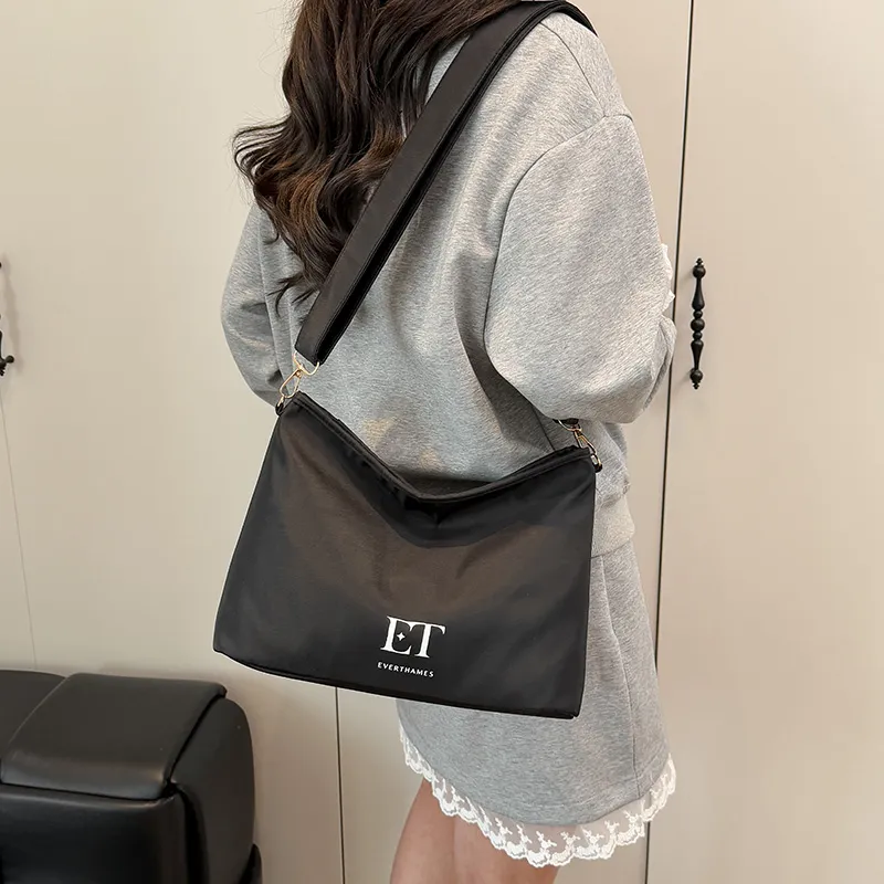 Everthames Nylon Fabric Shoulder Bag Regular Unisex Black-2