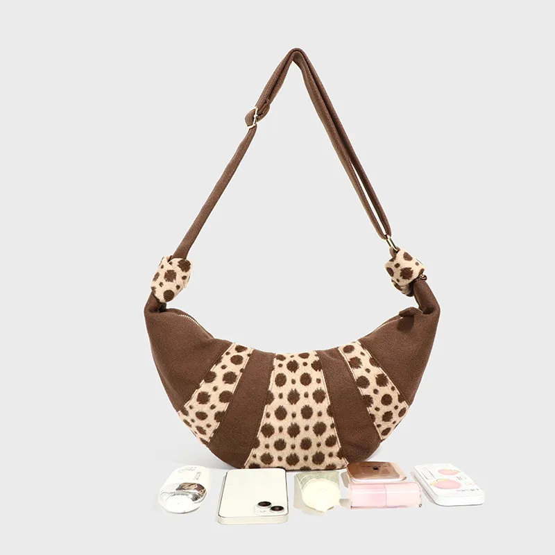Everthames Fleece-Like Crossbody Bag Regular Women's Brown-2