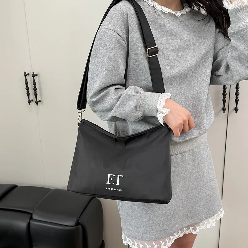 Everthames Nylon Fabric Shoulder Bag Regular Unisex Black-1