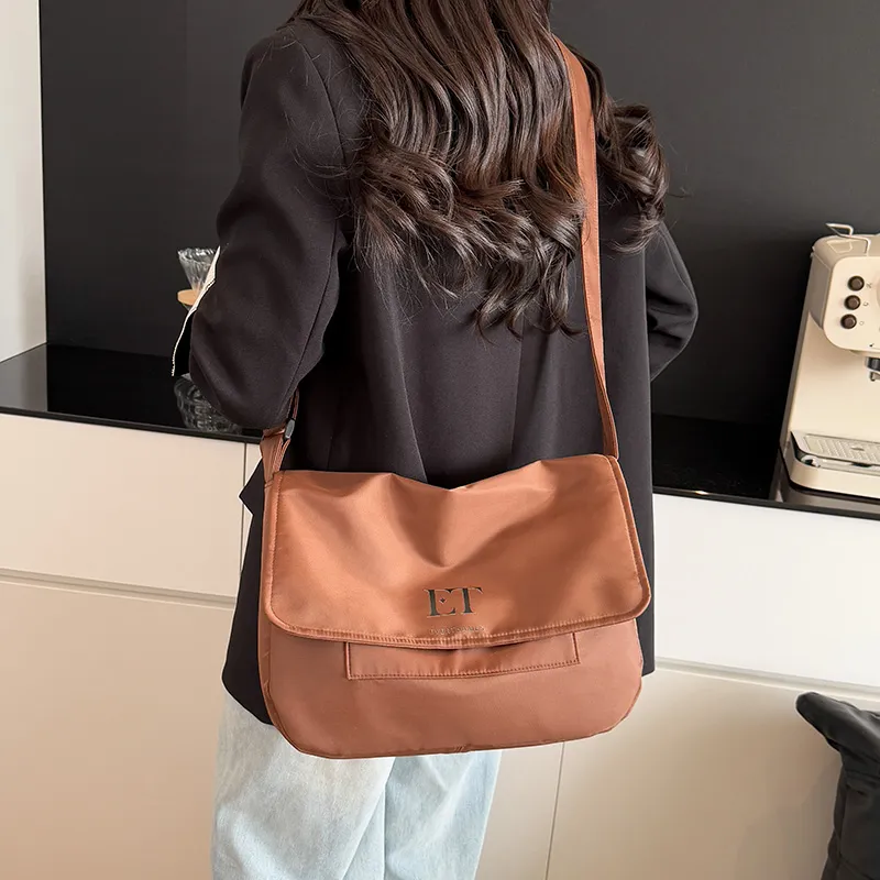 Everthames Nylon Fabric Shoulder Bag Women's Brown-6