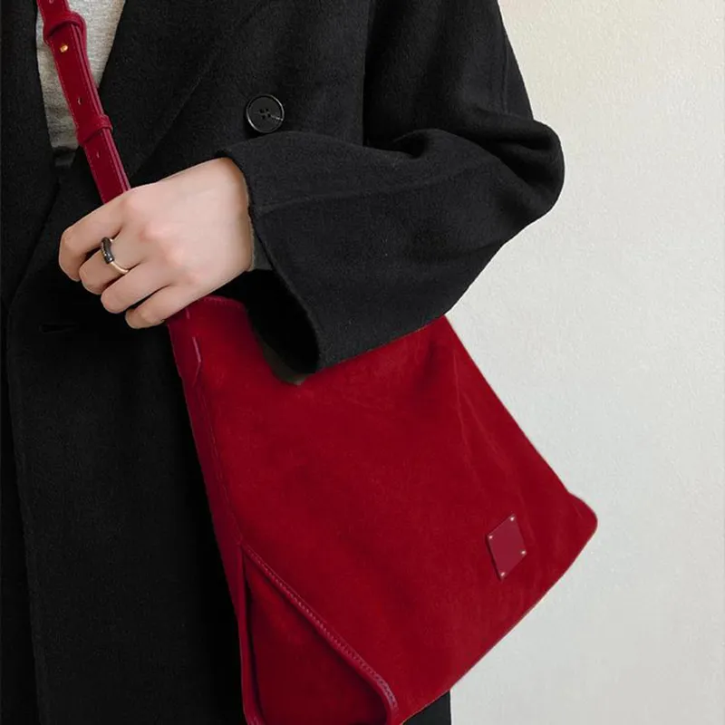 BEMIX PETS PU Shoulder Bag Medium Size Women's Red-3