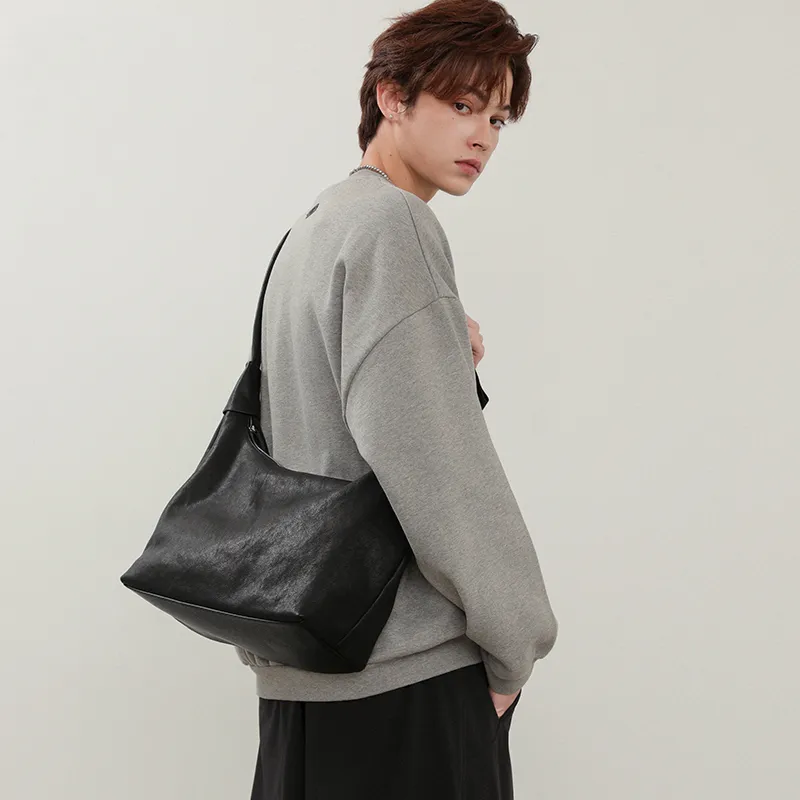 BEMIX PETS Top Grain Cow Leather Dumpling Bag Crossbody Bag Regular Men's Premium Black-1