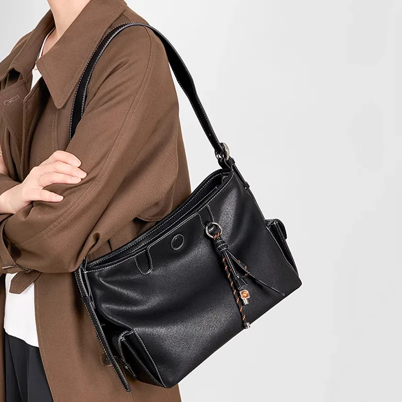 BEMIX PETS Top Grain Cow Leather Shoulder Bag Women's Black-4