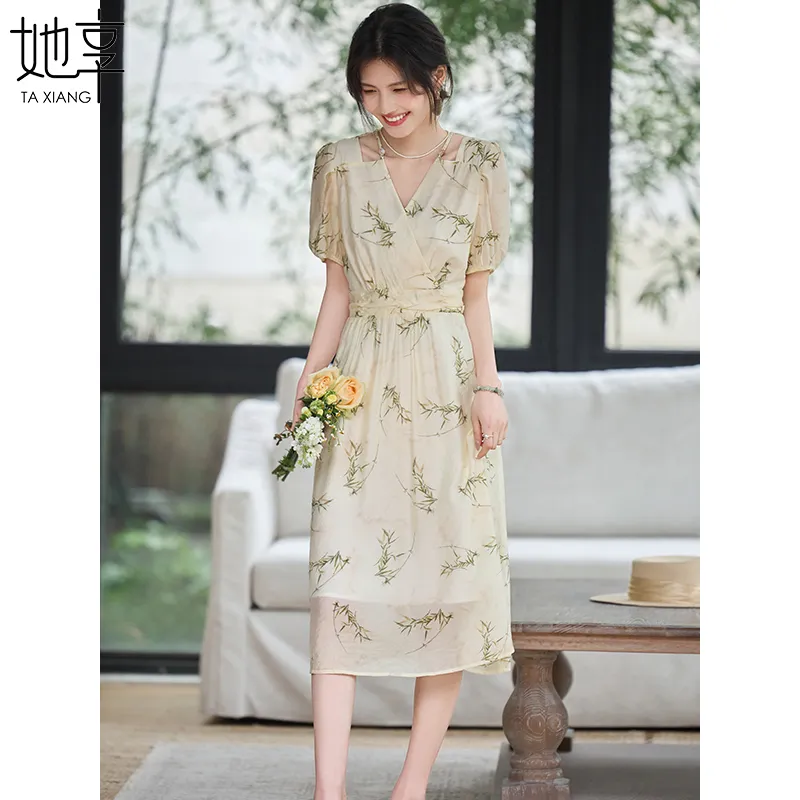 She Enjoys Short Sleeved Dress Women's Light Green-5