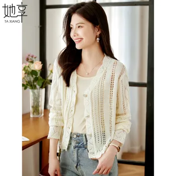 She Enjoys Knitwear Women's Ecru/Green