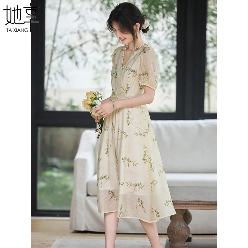 She Enjoys Short Sleeved Dress Women's Light Green-4