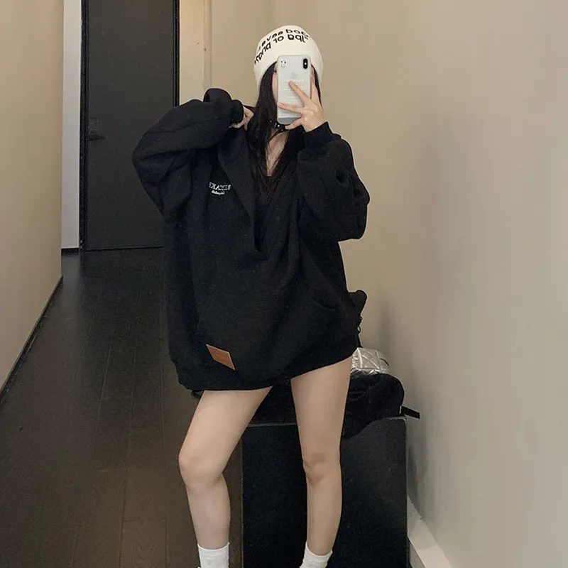 Manekniv Sweatshirts Women's-9