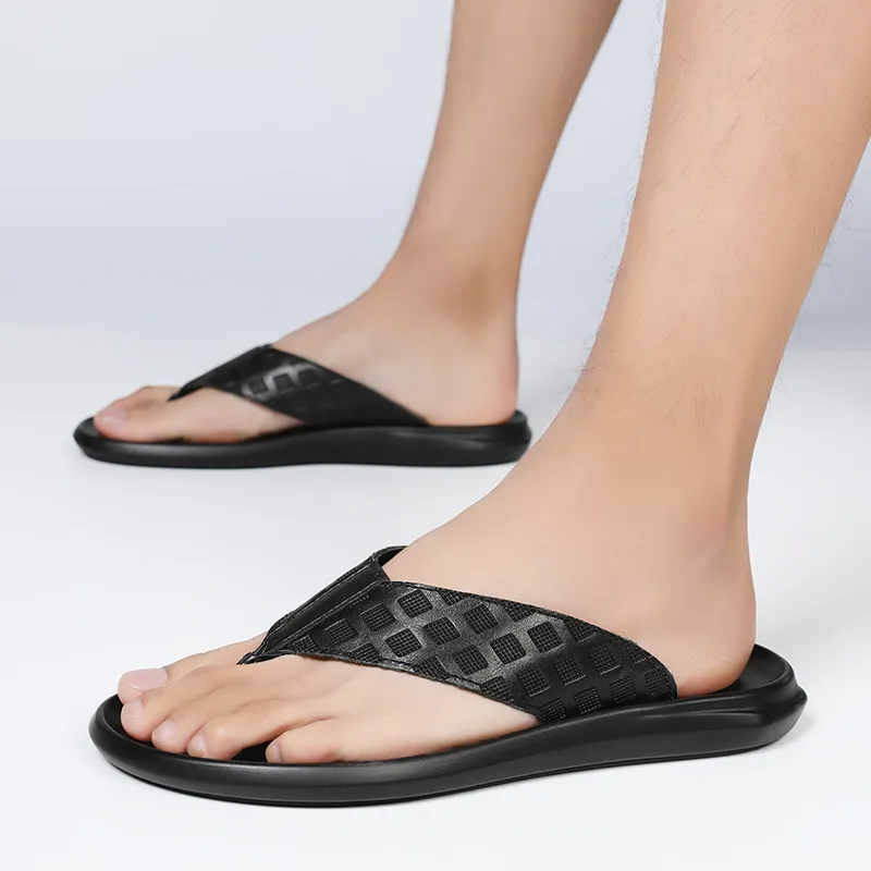 Eminu Rubber Sole Totem Stitching Leather Patchwork Slip Resistant Flip Flops Men's Black-15