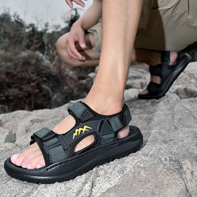 Eminu Beach Sandals Men Black-14