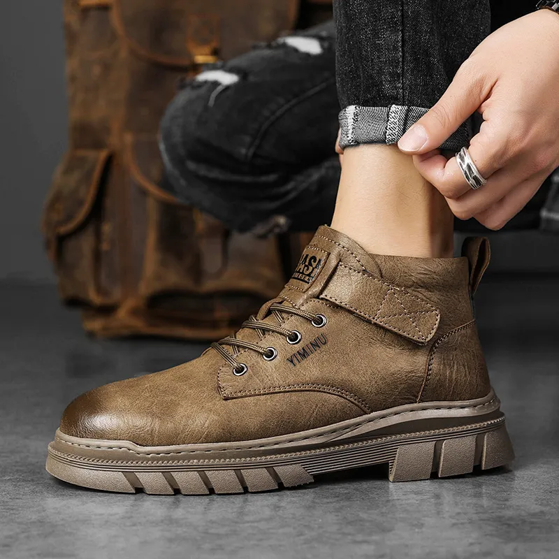 Eminu Martin Boots Men Black-18
