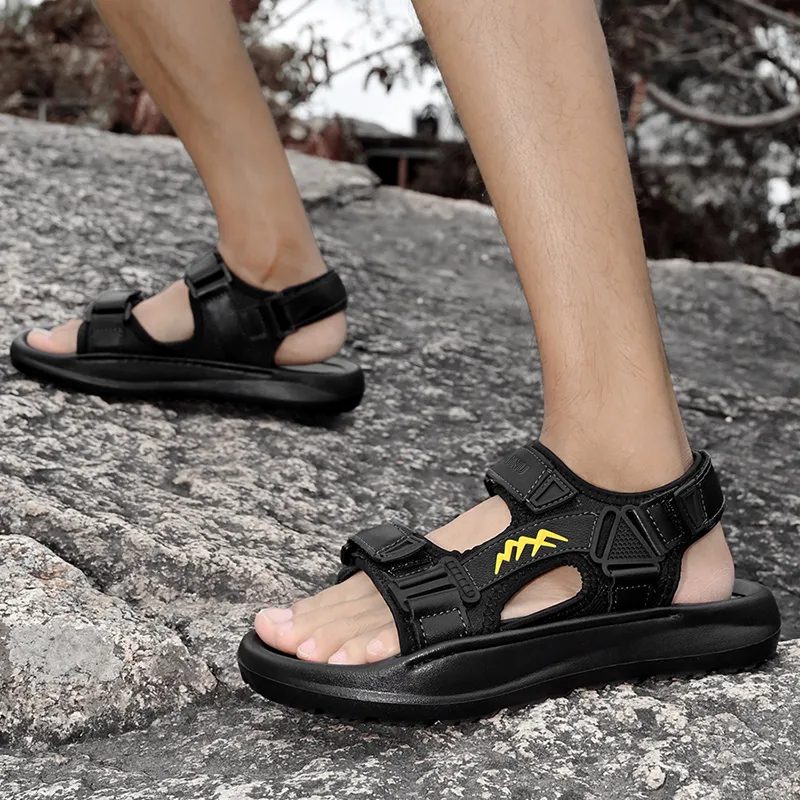 Eminu Beach Sandals Men Black-3