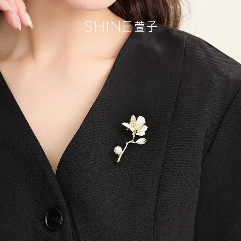 SHINE Copper, Zircon, Shell Pearl Brooches Women's-4