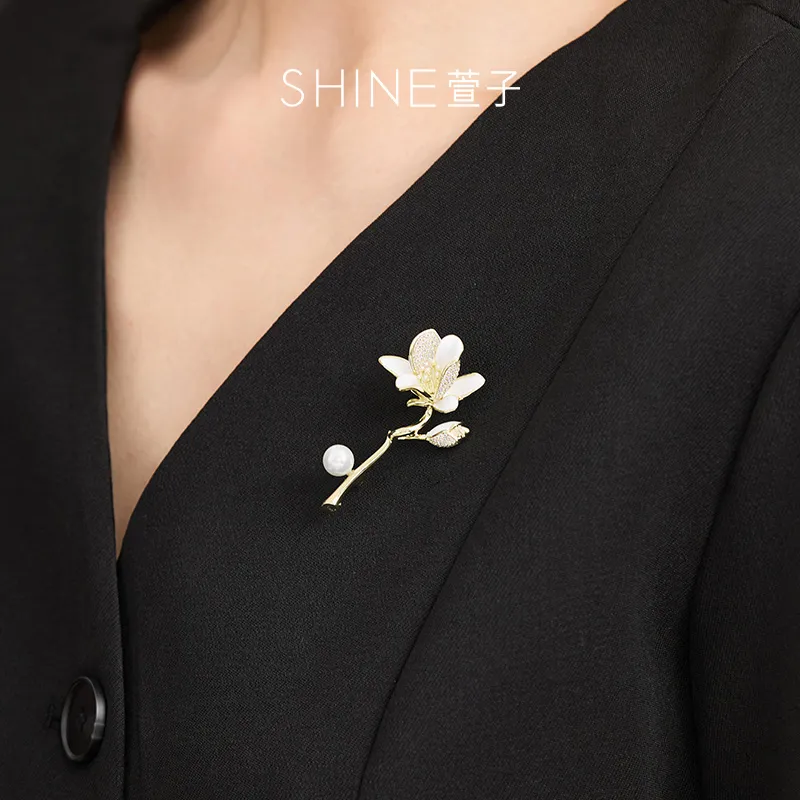 SHINE Copper, Zircon, Shell Pearl Brooches Women's-3