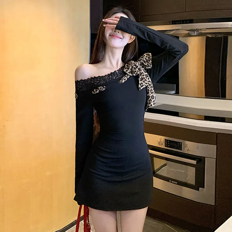 Dippanis Long Sleeved Dress Women's Black-4