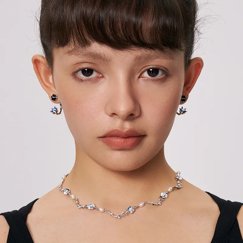 GITHA Zircon Floral Hoop Earrings Unisex-2