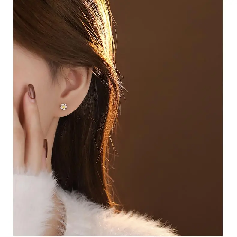 MONI JEWELLERY S925 Silver Stud Earrings Women's-1
