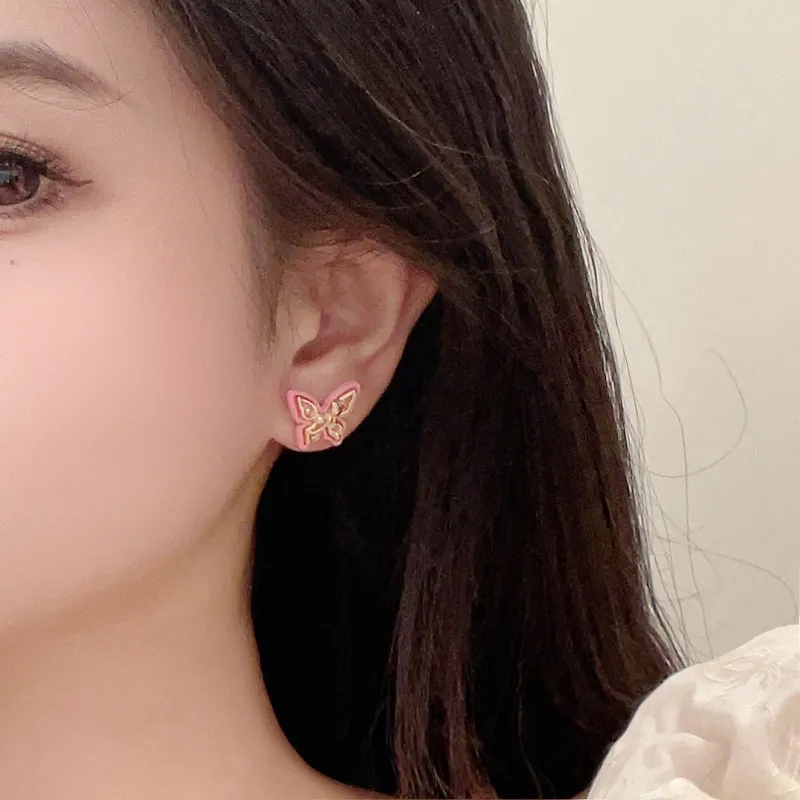 QIANFANGDAHUANGYE Faux Pearl Stud Earrings Women's-1