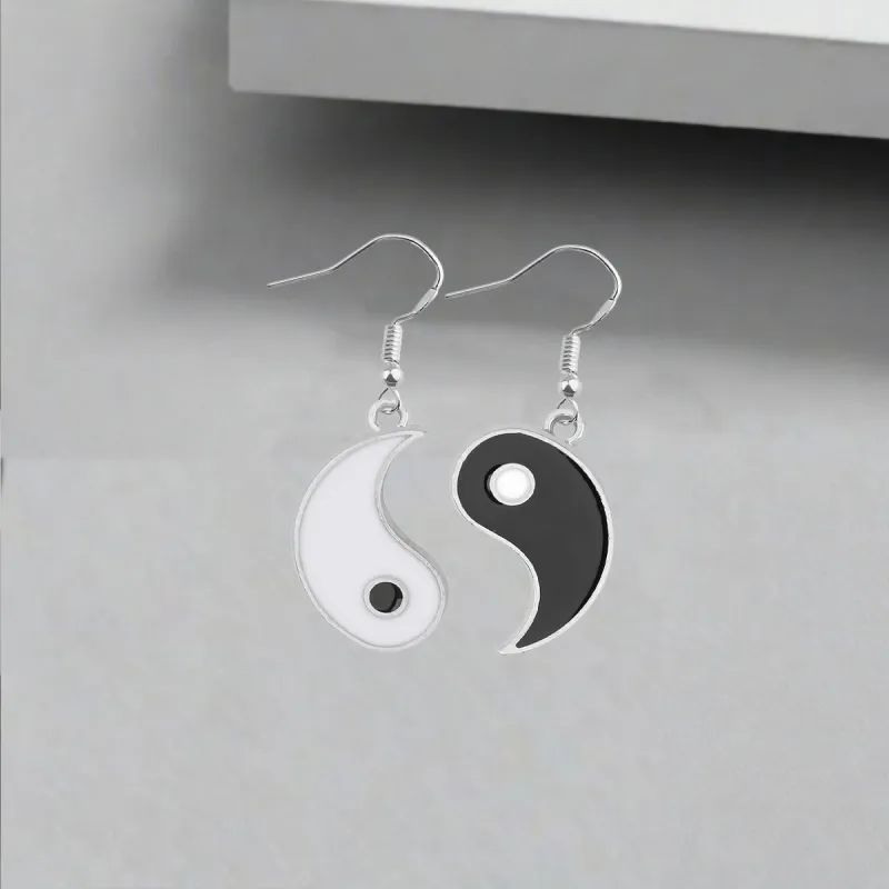 QIANFANGDAHUANGYE Oil Drip Earrings Unisex-4
