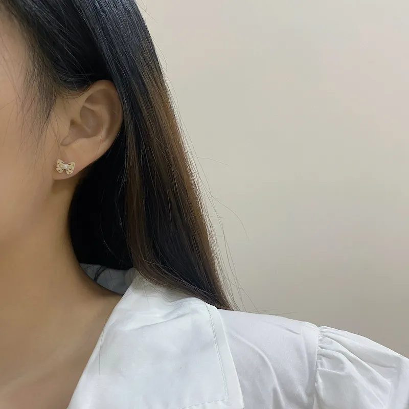 QIANFANGDAHUANGYE Resin, Pearl S925 Sterling Silver Stud Earrings Women's-1