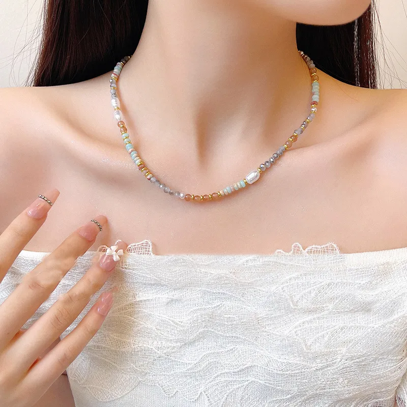 QIANFANGDAHUANGYE Resin Necklaces Women's-1