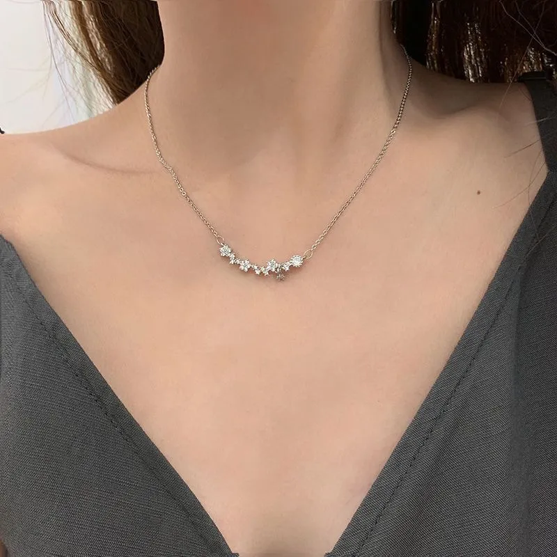 QIANFANGDAHUANGYE Alloy Necklaces Women's-1