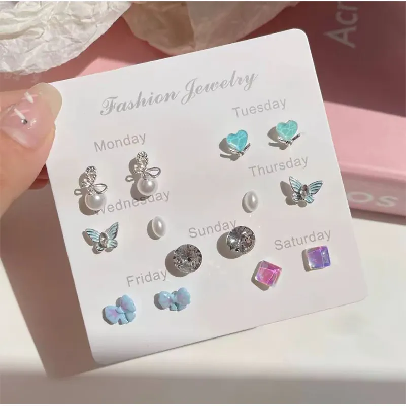 QIANFANGDAHUANGYE Faux Pearl Stud Earrings Women's-1