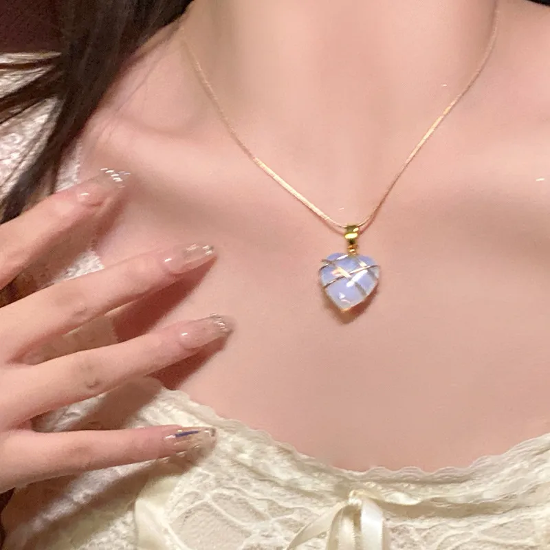 QIANFANGDAHUANGYE Alloy Necklaces Women's-1