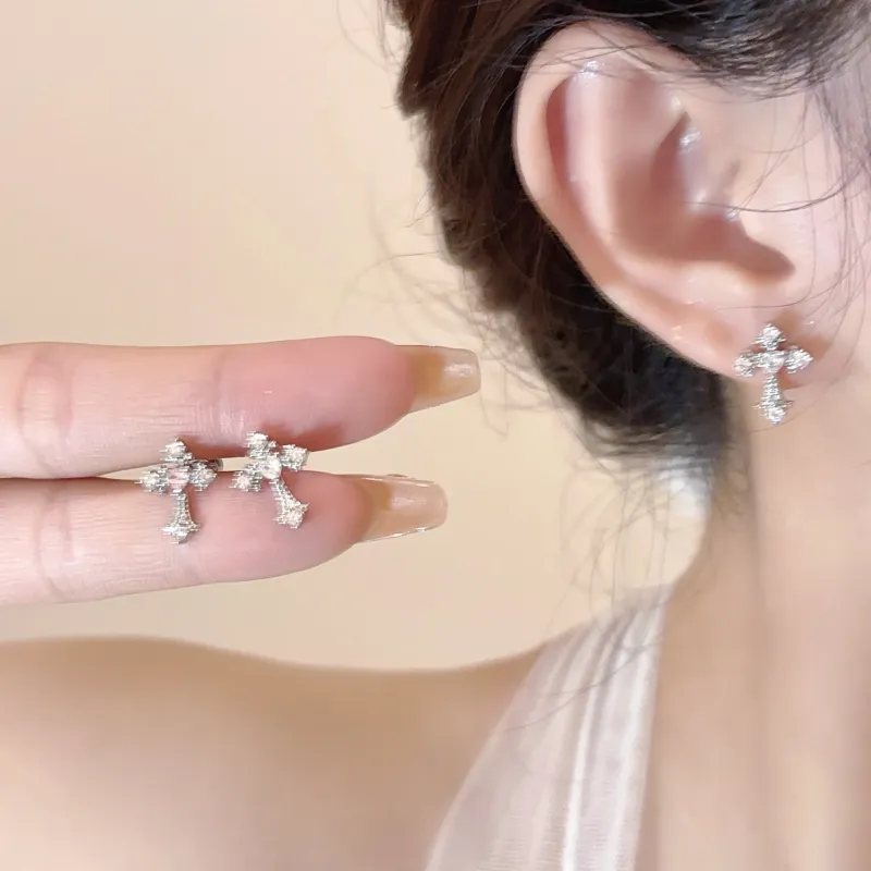 QIANFANGDAHUANGYE Alloy/titanium Steel Stud Earrings Women's-1