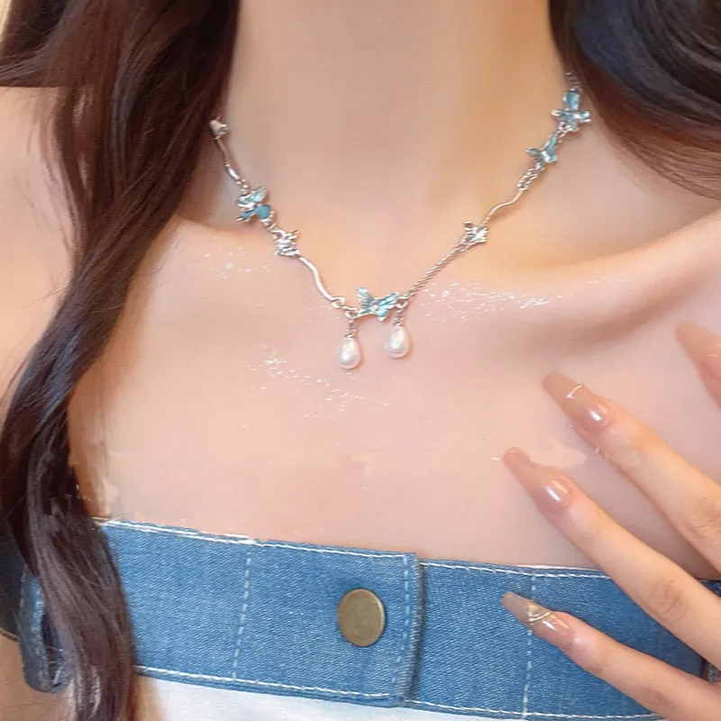 QIANFANGDAHUANGYE Alloys/resins/zircons Necklaces Women's-1