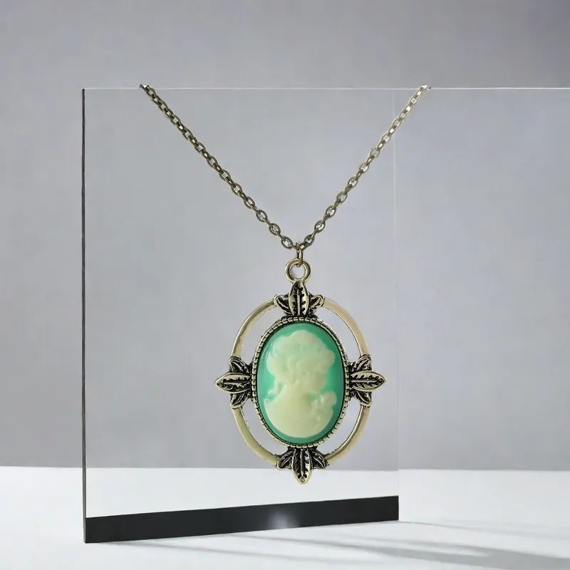 QIANFANGDAHUANGYE Resin Necklaces Women's-4