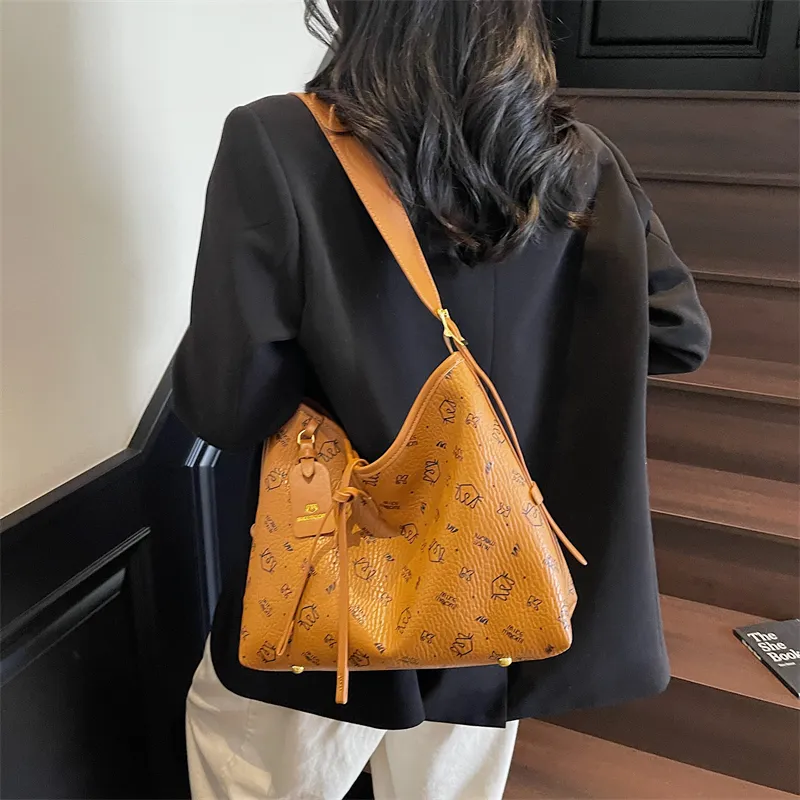 Homeboisportclub PU Shoulder Bag Women's Multicolor-13