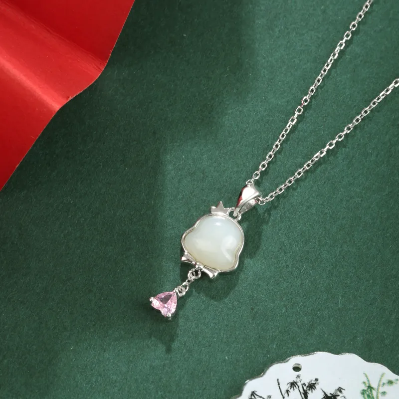 Lao Feng Xiang Necklaces White Jade/Pale Greenish White Jade Unisex-4