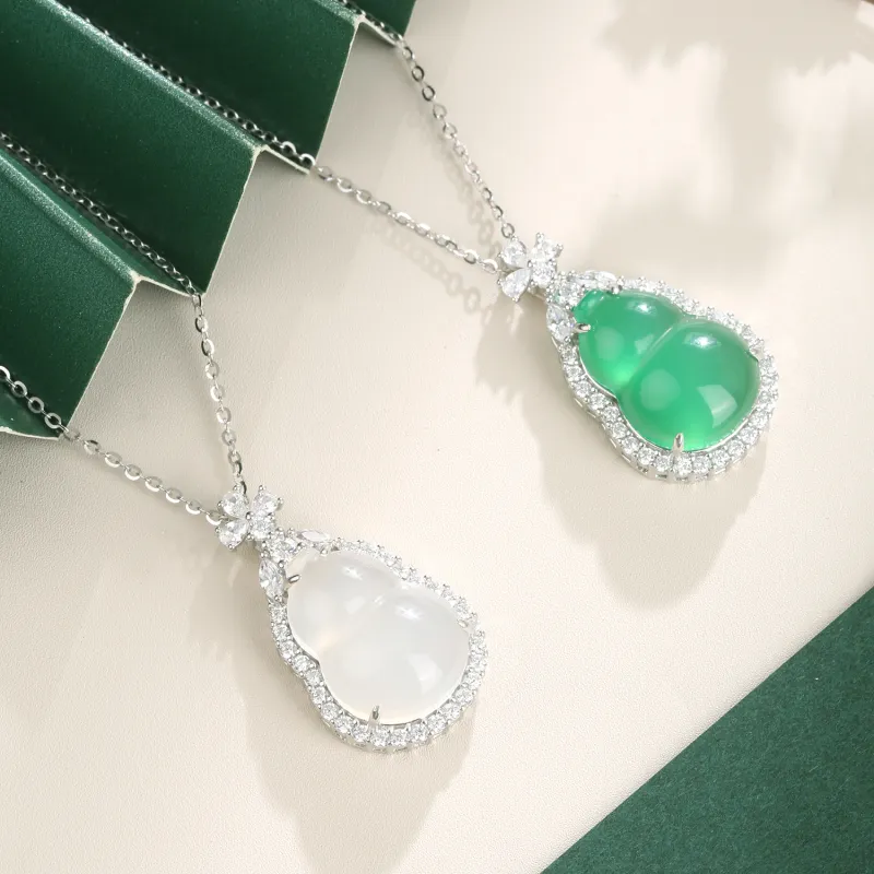 Lao Feng Xiang Chalcedony Necklaces Unisex-5