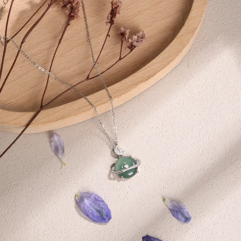 Lao Feng Xiang Ice Type Necklaces Women's-1